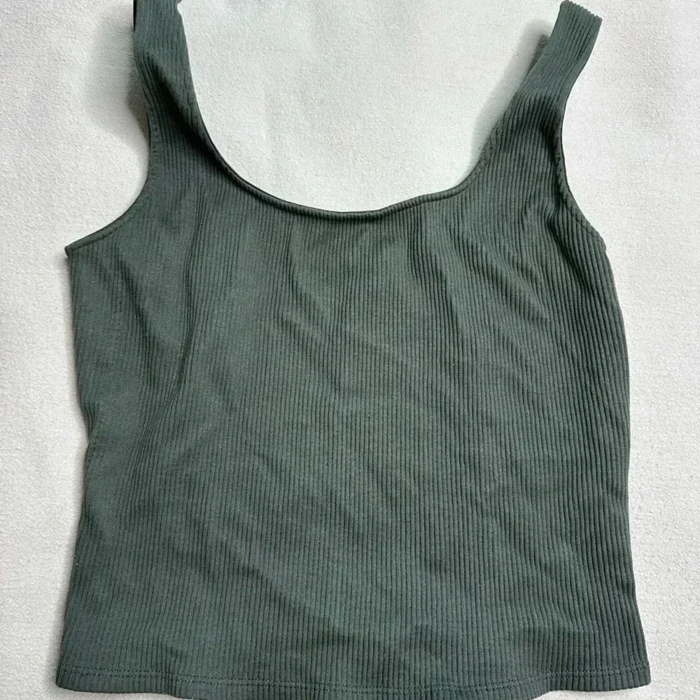 Dynamite ribbed  tank
